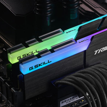 G.Skill Trident Z RGB, DDR4-3600, CL17 - 32 GB Dual-Kit, schwarz