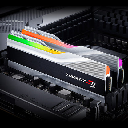 G.Skill Trident Z5 RGB, DDR5-6400, CL32, XMP 3.0 - 64 GB Dual-Kit, silber